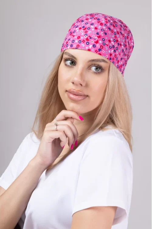 TAG mintás női orvosi sapka – Pink Hippie Butterflies